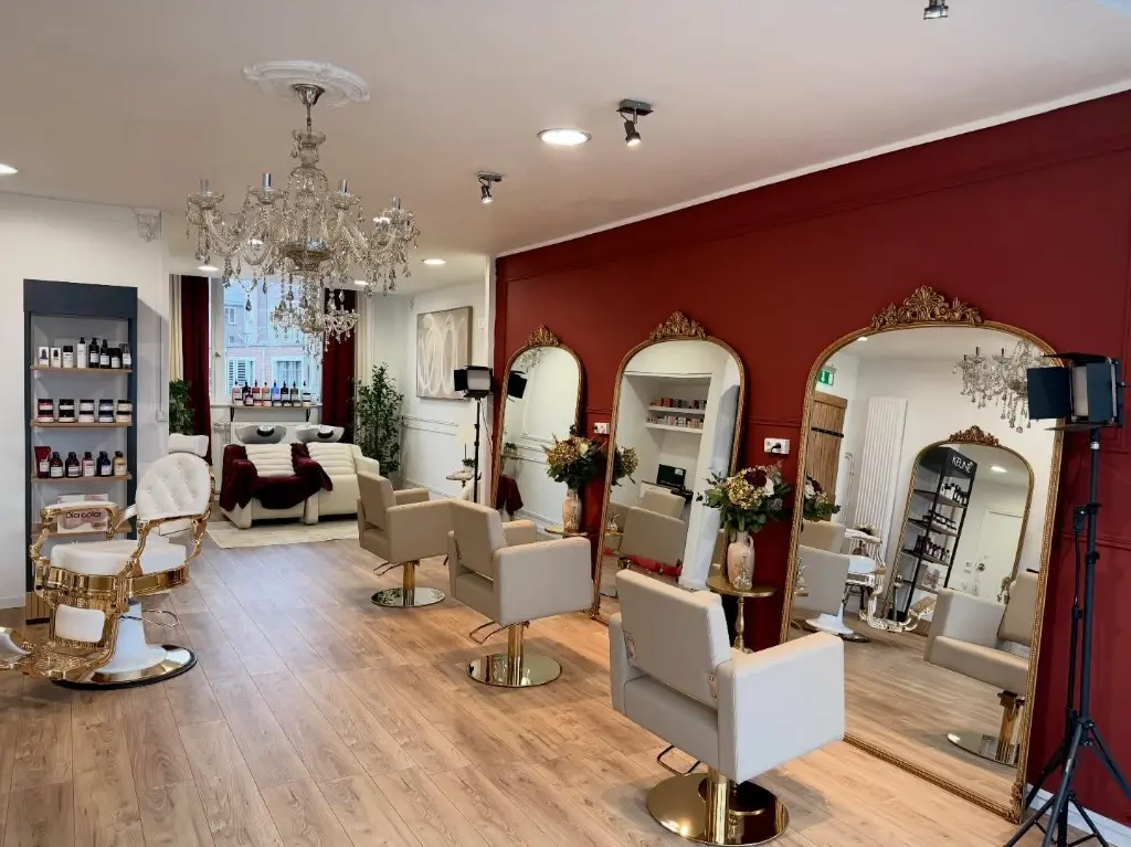 VICTORIA GOLD CREME.webp